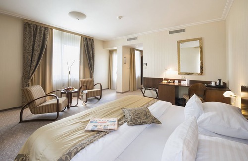 Old Town Hotel | Devin Hotel