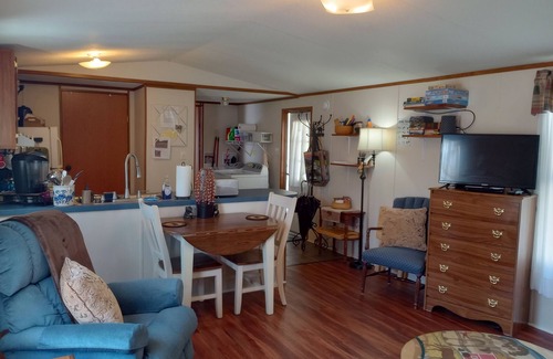 Roan Mountain House | Devine Black Bear Retreat — Cozy Farm Escape with Valley Views & Fire Pit