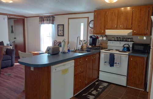 Roan Mountain House | Devine Black Bear Retreat — Cozy Farm Escape with Valley Views & Fire Pit