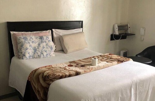 Greater Johannesburg Metropolitan Area House | Devine lodge Yeovile