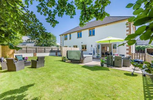 Bradworthy House | Devon House