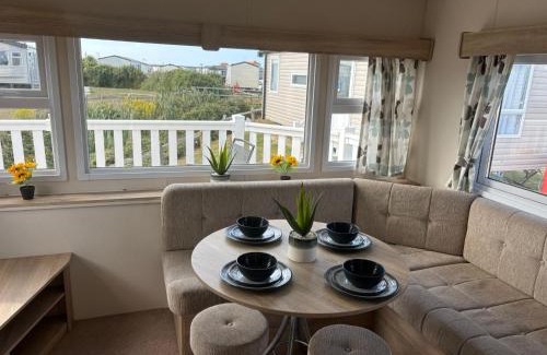 Selsey House | Devrons Sunshine Retreat