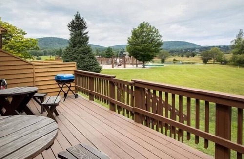 Davis Condo | DF78- Awesome amenities! Pool!