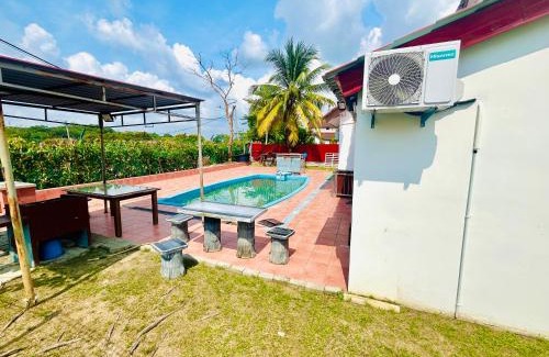 Alor Gajah House | DFaro 5R Pool Villa