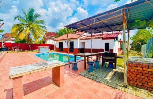 Alor Gajah House | DFaro 5R Pool Villa