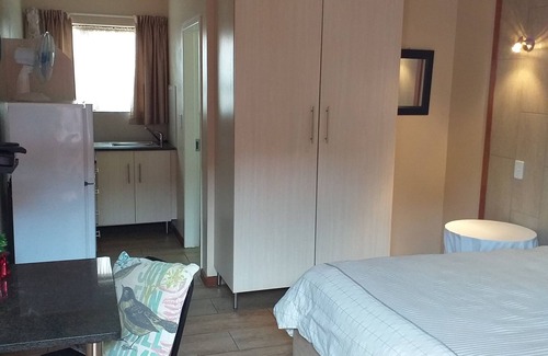 Emalahleni House | DH Guest House