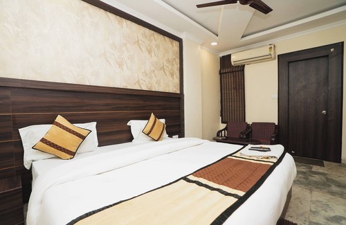 Noida House | Dharam Villa Guest House Near Sector 15 Metro Station