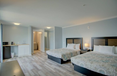 Ocean City Hotel | Dhimas Bayview Suites