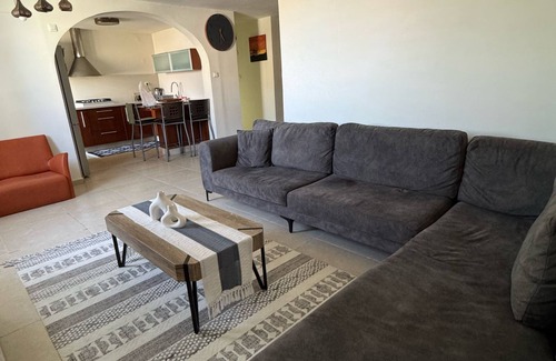 Eilat Apartment | דHuge vue, very central, 10 min. walk from sea, food around, free parking,