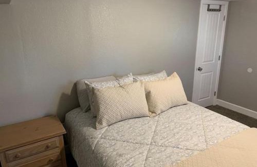 Dupont House | DIA HideAway -2BR, 15 min from DIA DT, Anschutz MD