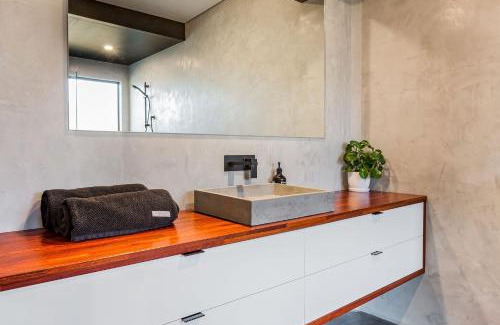 Dunsborough House | Diamante