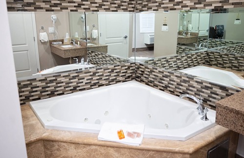 Bell Hotel | Diamond Bell Inn & Suites