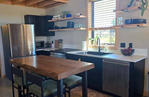 Cody Cabin | Diamond Creek Cabin- newly finished, pet friendly, close to Cody
