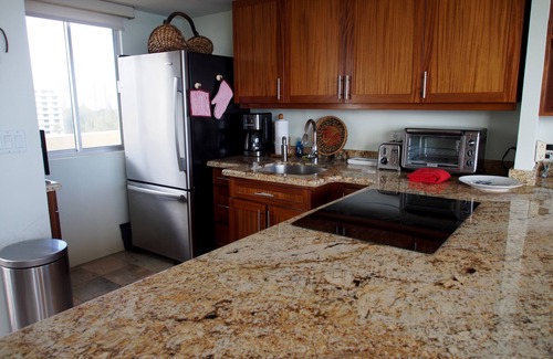 Diamond Head - Kapahulu - St. Louis Condo | Diamond Head Beach Hotel beautiful panoramic views 1 bdr oceanfront condo.