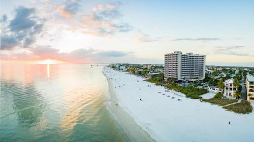Fort Myers Beach Resort | Diamond Head Beach Resort