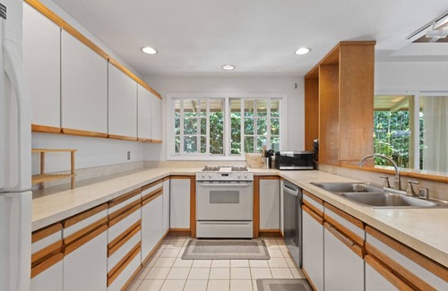 Diamond Head - Kapahulu - St. Louis House | Diamond Head | Walk Score 85 | AC, W/D, Workspace