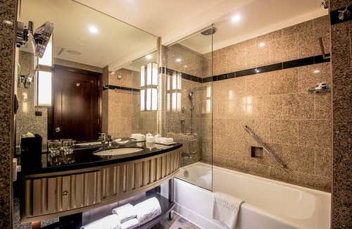 Ermita Night District Hotel | Diamond Hotel Philippines