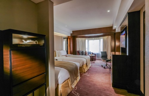 Ermita Night District Hotel | Diamond Hotel Philippines