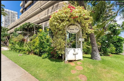 Waikiki Apartment | Diamond, Ocean, and Canal view Affordable Family House7person