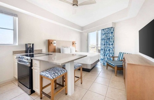 Bostroms Condo | Diamond Resorts The Cove on Ormond Beach - South Tower - Studio