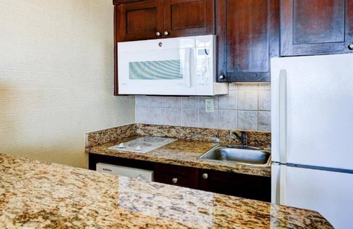 Northeast Virginia Beach Villa | Diamond Resorts Beach Quarters Resort - Studio Accessible Roll in Shower