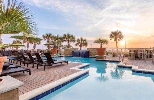 Northeast Virginia Beach Villa | Diamond Resorts Ocean Beach Club - 2 BDR Suite Ocean Front Split Level