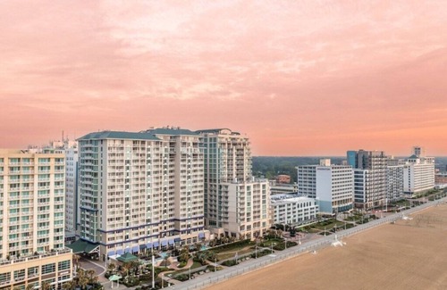 Northeast Virginia Beach Villa | Diamond Resorts Ocean Beach Club - 2 BDR Suite Ocean Front Split Level