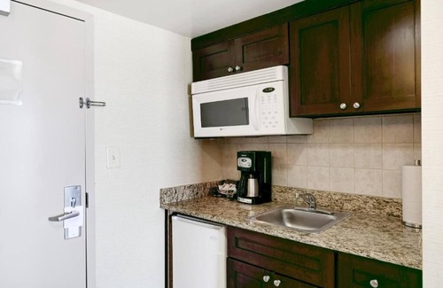 Northeast Virginia Beach Villa | Diamond Resorts Beach Quarters Resort - Studio Accessible Roll in Shower