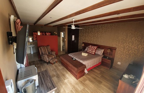 Middelburg House | Diamond Rose Guesthouse