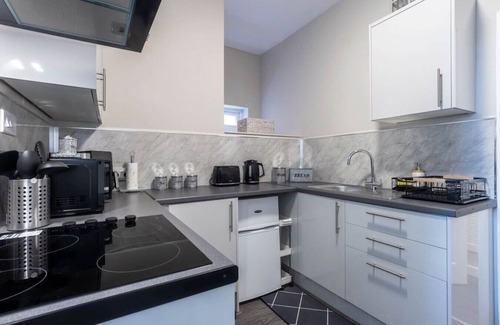 Moseley Apartment | Diamond Studio Luxury Flat for 3 [WiFi + Parking]