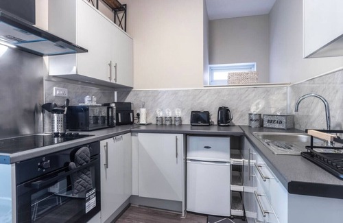 Moseley Apartment | Diamond Studio Luxury Flat for 3 [WiFi + Parking]