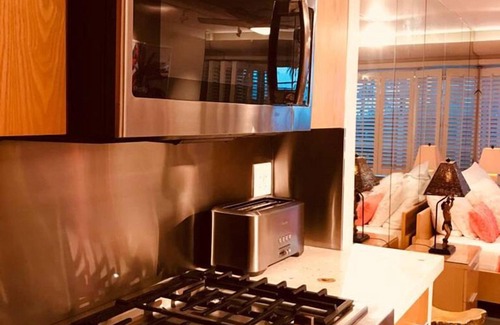 Diamond Head - Kapahulu - St. Louis Condo | DiamondHead Beachfront Condo with your own private beach TA #114-603-2128-01