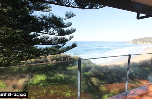 Bermagui House | Dickinson Avenue 7- Beachfront Family Home!