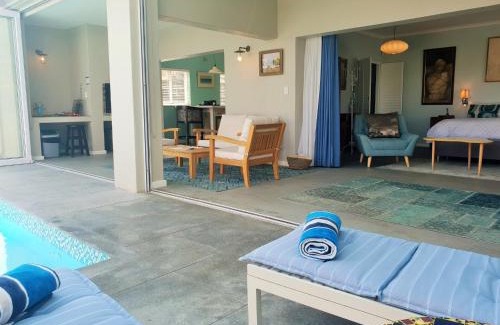 Gordons Bay Central House | Die Badhuis, for Fabulous living! Sleeps 4, Private pool