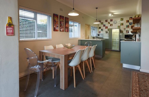 Gordons Bay Central House | Die Badhuis, Gordons Bay