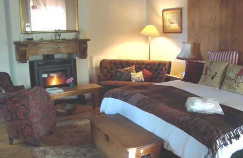George House | Die Waenhuis Guest House