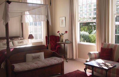 George House | Die Waenhuis Guest House
