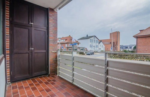 Westerland Apartment | Diese Gemütliche 1-zimmer-whg. Liegt in der Elisabethstr. 14/Haus "eidum" im 1. Og., Gleich Neben Hotel "utland", nur Wenige Fussschritte zum Stranübergang ,zur Fussgängerzone und Vielen Einkaufsmöglichkeiten. Das App. Besteht aus Einem Wohn