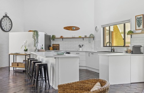 Coffs Harbour House | Diggers Beach Surf House, Pool, Pet Friendly