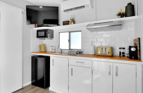 Diggers Rest House | Diggers rest self contained tiny home with wifi