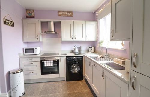 Llandudno Junction Cottage | DILKUSHA, family friendly, with a garden in Llandudno Junction
