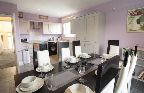 Llandudno Junction Cottage | Dilkusha