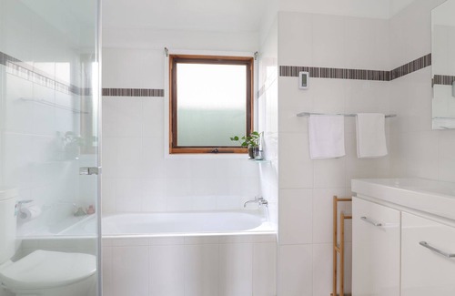 Mount Victoria House | Dillwynia | 2 bedroom home with Slow Combustion fireplace