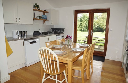 Holsworthy Cottage | DILLY DALLY BARN, family friendly, with open fire in Bradworthy