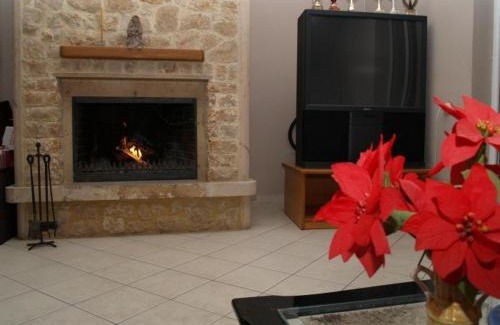 Dispilio House | Dimitra Guesthouse