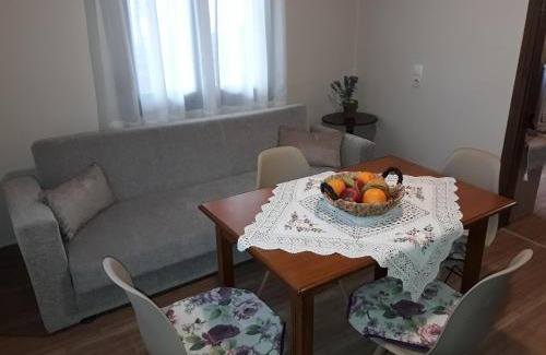 Kallirakhi House | Dimitra's Garden Villa