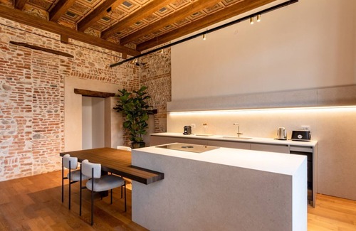 Citta Antica Apartment | Dimora Aida - Penthouse in historic palace with private terrace