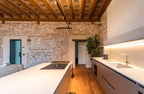 Citta Antica Apartment | Dimora Aida - Penthouse in historic palace with private terrace
