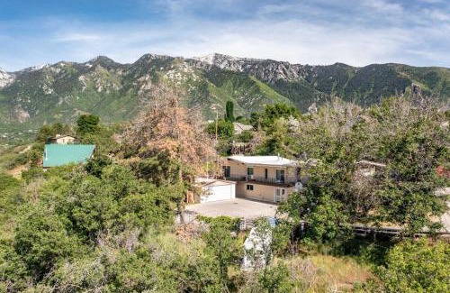 Sandy House | Dimple Dell Whole Mountain Setting, Near Trails!