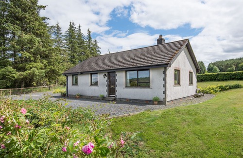 Melrose House | Dimpleknowe pet friendly near the historic Town of Selkirk